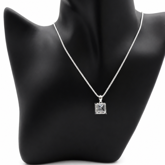 Zawieszka srebrna 925 kwadratowa z dużym kryształkiem 1,3 cm 2,3 g