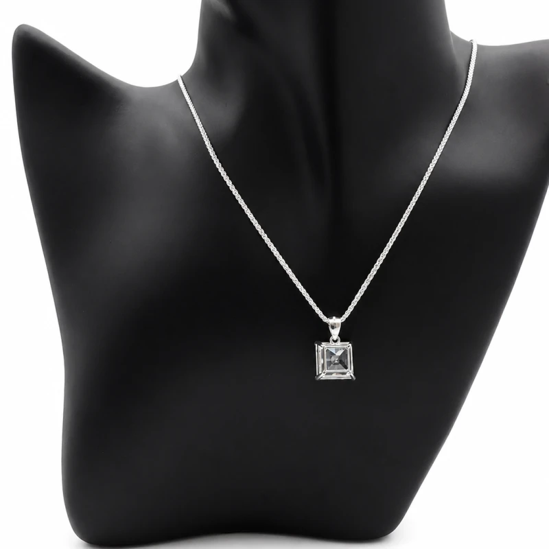 Zawieszka srebrna 925 kwadratowa z dużym kryształkiem 1,3 cm 2,3 g